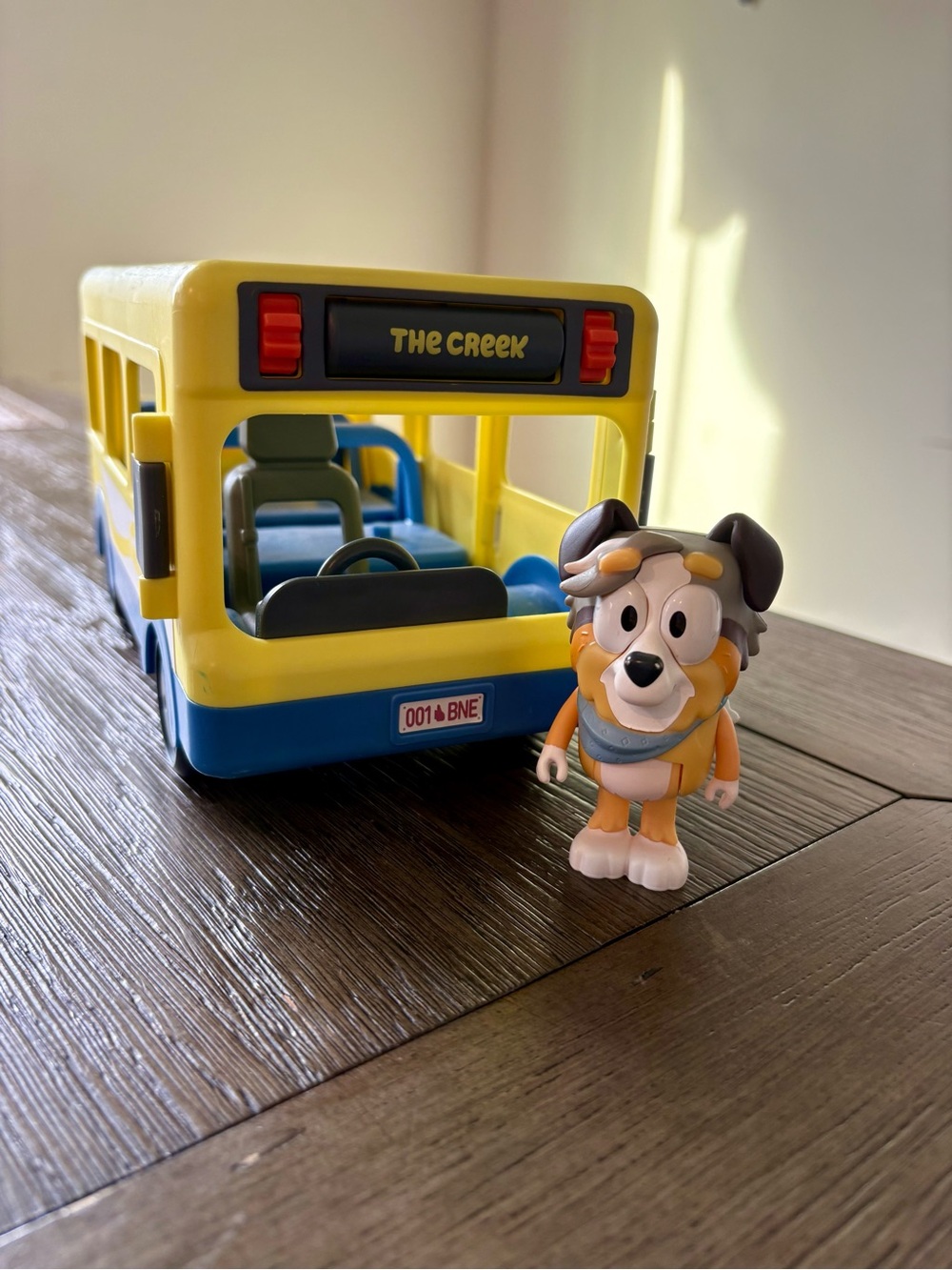 Bluey Adventure Bus with Calypso Character from Bluey